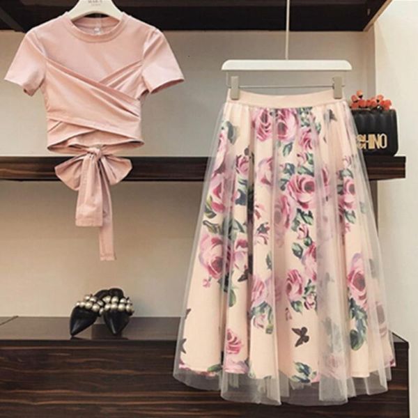 hma 2020 new fashion designer runway sets summer women's short sleeve pink + women rose print mesh skirt 2 piece set, Gray
hma 2020 new fashion designer runway sets summer women's short sleeve pink + women rose print mesh skirt 2 piece set, Gray