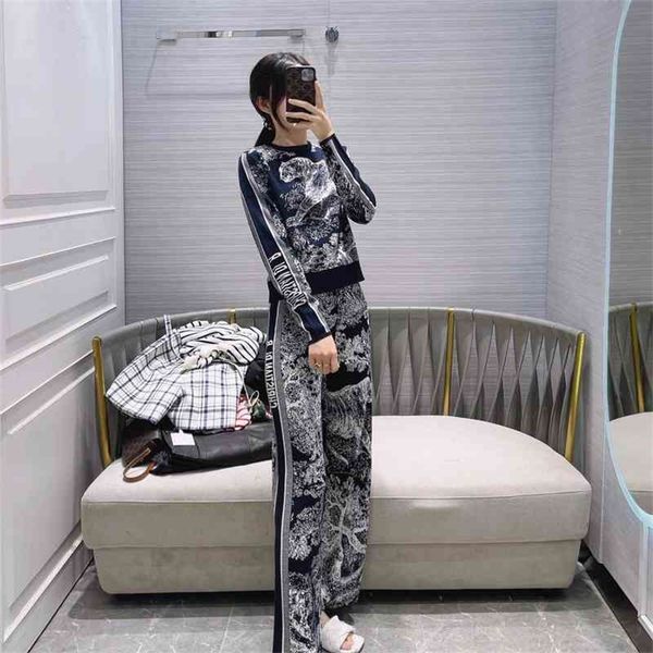european early autumn fashion loose and thin knitted suit long sleeved animal pattern straight tube wide leg pants women, White;black
european early autumn fashion loose and thin knitted suit long sleeved animal pattern straight tube wide leg pants women, White;black