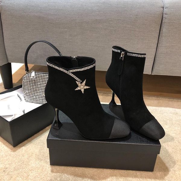 конструктор женщин boots black строчка rhinestone звезды украшения замша круглый голова высокий каблук верхнего качества с коробкой размер 3
конструктор женщин boots black строчка rhinestone звезды украшения замша круглый голова высокий каблук верхнего качества с коробкой размер 3