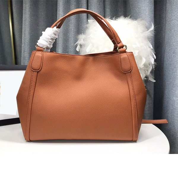 luxurys fashion shoulder bags large designers bags lether decoration 3 colours interior zipper pocket luxurys designers bags crossbody bag
luxurys fashion shoulder bags large designers bags lether decoration 3 colours interior zipper pocket luxurys designers bags crossbody bag