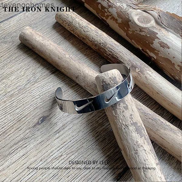 same sufeng ins net red homemade simple yuan hip hop bungee hook bracelet for men and women, Slivery;golden
same sufeng ins net red homemade simple yuan hip hop bungee hook bracelet for men and women, Slivery;golden