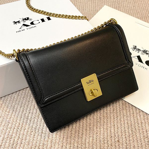 hutton small square brass lock, simple flip, cowhide chain high-grade tofu bag, female
hutton small square brass lock, simple flip, cowhide chain high-grade tofu bag, female