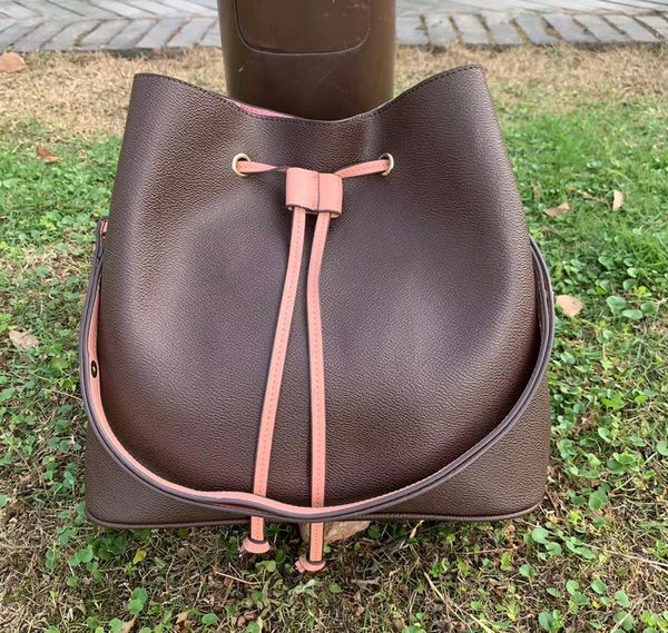 quality leather bucket shoulder bags bag women famous brands flower handbags high luxury designer printing crossbody bag purse axqmg, Red;black
quality leather bucket shoulder bags bag women famous brands flower handbags high luxury designer printing crossbody bag purse axqmg, Red;black