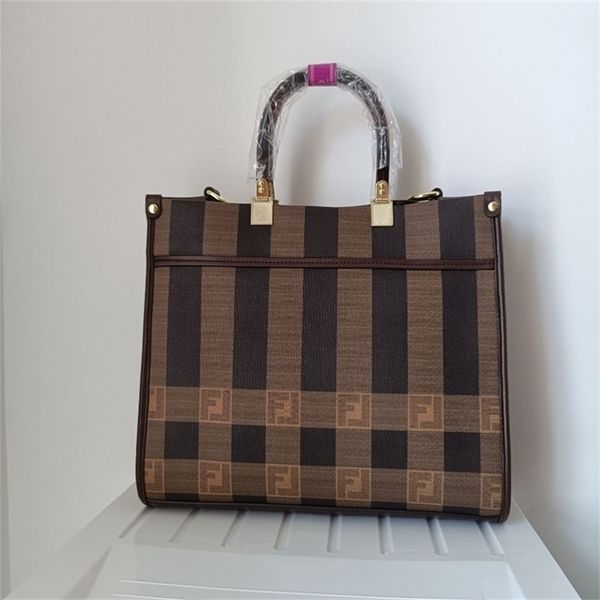 sale 90% off city imperial concubine counter genuine portable shoulder bag imported fabric, moderate hardness, high-grade atmosphere wholesa
sale 90% off city imperial concubine counter genuine portable shoulder bag imported fabric, moderate hardness, high-grade atmosphere wholesa