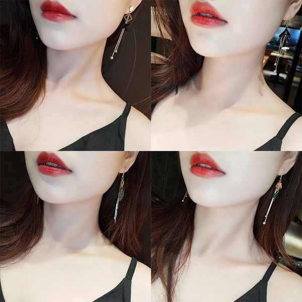 korean version of dongdaemun wild long rose gold titanium steel colorless geometric tassel leaf pendant earrings, Silver
korean version of dongdaemun wild long rose gold titanium steel colorless geometric tassel leaf pendant earrings, Silver