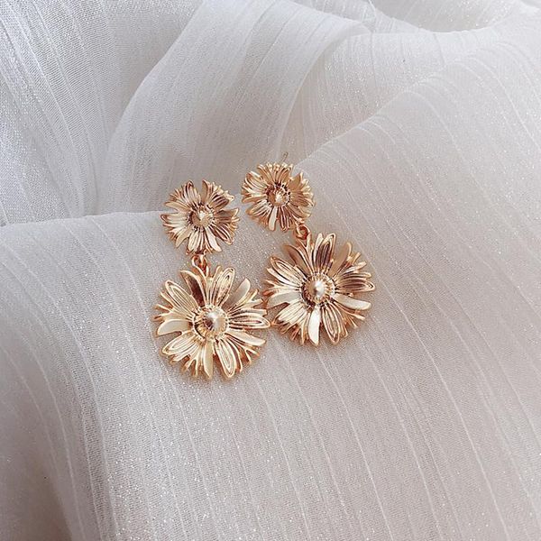 dangle & chandelier dominated 2021 creative metal temperament flowers joker exaggerated style drop earrings women jewelry, Silver
dangle & chandelier dominated 2021 creative metal temperament flowers joker exaggerated style drop earrings women jewelry, Silver