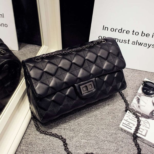 luxurys designers 2021 new korean xiaoxiangfeng lingge chain versatile one shoulder messenger fashion trend women's bag
luxurys designers 2021 new korean xiaoxiangfeng lingge chain versatile one shoulder messenger fashion trend women's bag