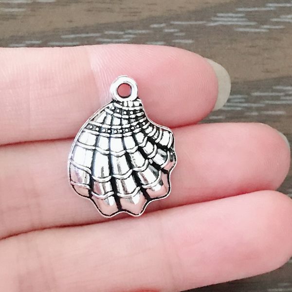 wholesale bohemian seashell charm zinc alloy sea shell pendant charm for bracelet necklace earrings zipper pulls diy jewelry making, Bronze;silver
wholesale bohemian seashell charm zinc alloy sea shell pendant charm for bracelet necklace earrings zipper pulls diy jewelry making, Bronze;silver