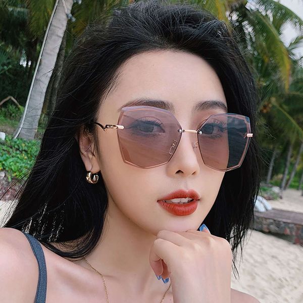 women's sunglasses in 2020 korean new anti ultraviolet net red ins sunglasses round face big face thin, White;black
women's sunglasses in 2020 korean new anti ultraviolet net red ins sunglasses round face big face thin, White;black