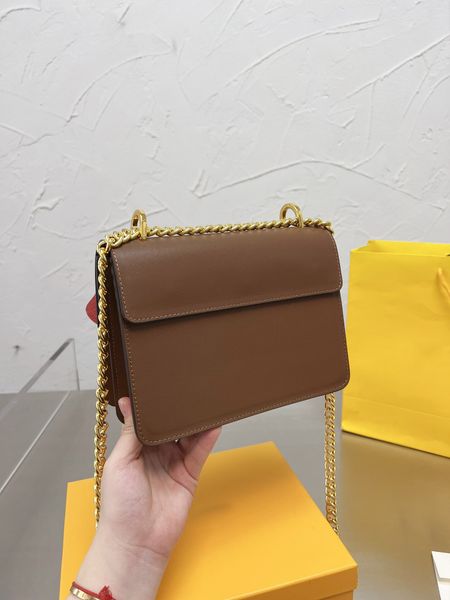 2022chocolate retro bag womens fashion designer crossbody bags internal divider handbag with chain strap square han
2022chocolate retro bag womens fashion designer crossbody bags internal divider handbag with chain strap square han