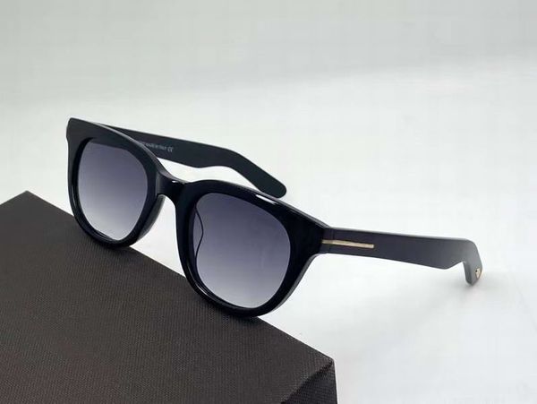 men black grey gradient 46mm sunglasses 5558 sun glasses design sunglasses new with box, White;black
men black grey gradient 46mm sunglasses 5558 sun glasses design sunglasses new with box, White;black