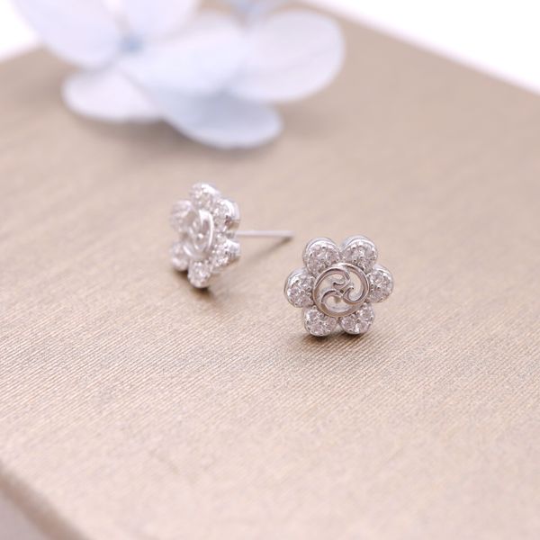 hengsheng s925 silver cross-border one product dropshipping small flower fashion korean style simple zircon stud earrings for women, Golden
hengsheng s925 silver cross-border one product dropshipping small flower fashion korean style simple zircon stud earrings for women, Golden