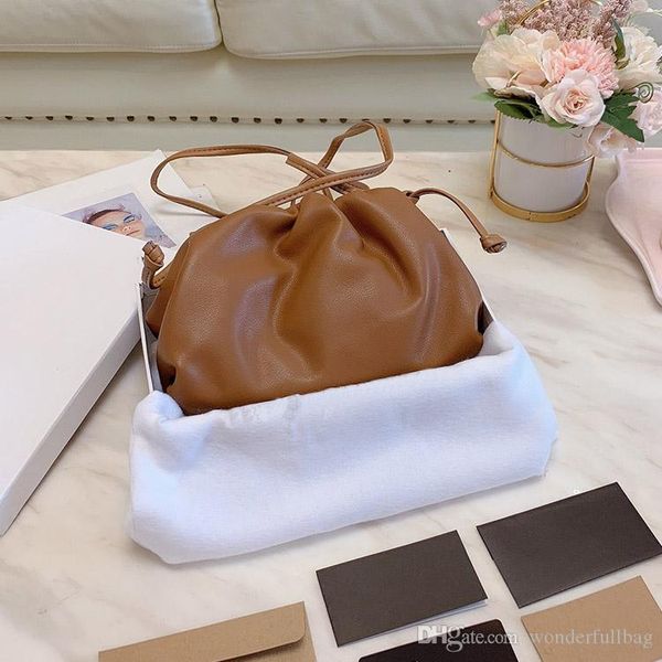 designer handbag cloud bag dumplings handbag genuine cow leather clutch bag ladies shoulder crossbody bag high quality
designer handbag cloud bag dumplings handbag genuine cow leather clutch bag ladies shoulder crossbody bag high quality