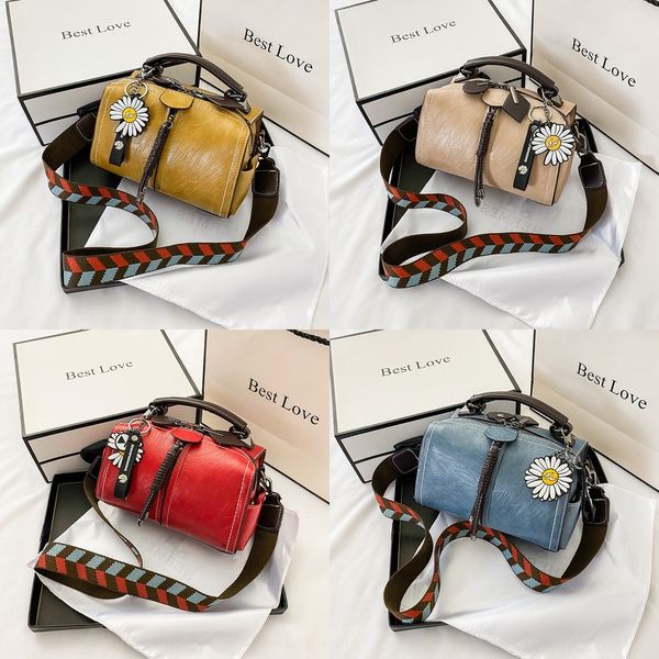 gac8a women's 2020 new hand high popular hand pillow shoulder texture shoulder messenger bag girl simple versatile bag vxssx
gac8a women's 2020 new hand high popular hand pillow shoulder texture shoulder messenger bag girl simple versatile bag vxssx
