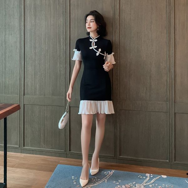 2021 new female fashion bell sleeves embroidered modern lace qipao cheongsam dress frilly i7ol, Black;gray
2021 new female fashion bell sleeves embroidered modern lace qipao cheongsam dress frilly i7ol, Black;gray
