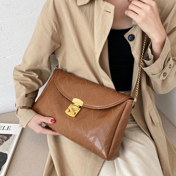 high-quality large-capacity pu leather shoulder bag 2020 new autumn and winter fashion atmosphere women's designer messenger bag
high-quality large-capacity pu leather shoulder bag 2020 new autumn and winter fashion atmosphere women's designer messenger bag
