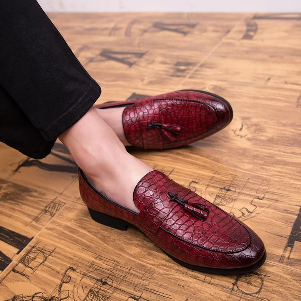summer outdoor light soft leather men shoes loafers slip on comfortable moccasins flats casual boat driving shoes size 38-47 201102, Black
summer outdoor light soft leather men shoes loafers slip on comfortable moccasins flats casual boat driving shoes size 38-47 201102, Black