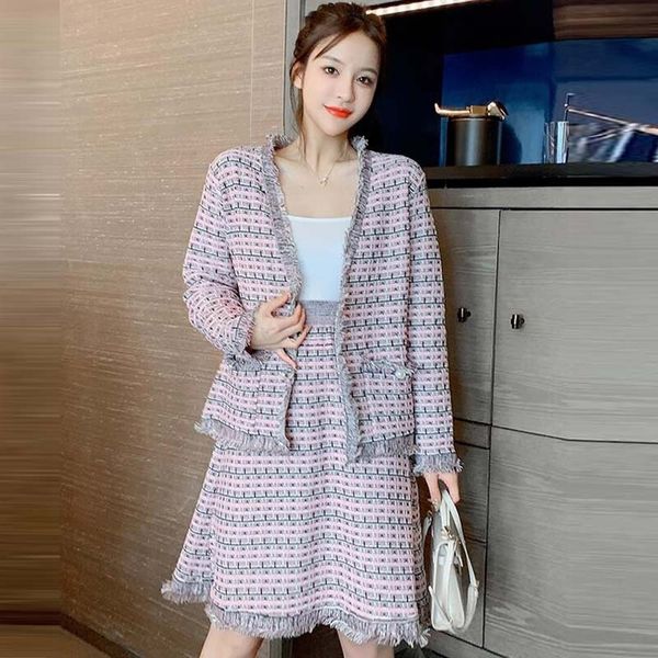 2lko9 professional suit dress women's small temperament two-piece suit in autumn 2020 shows thin fragrance and fashionable trend skirt, White;black
2lko9 professional suit dress women's small temperament two-piece suit in autumn 2020 shows thin fragrance and fashionable trend skirt, White;black