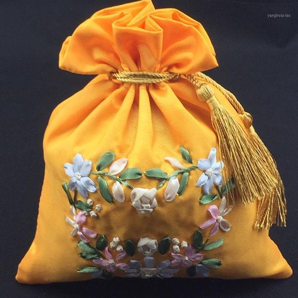 storage bags ingrosso 10pz cinese classico seta ricamato gioielli sacchetto sacchetto1
storage bags ingrosso 10pz cinese classico seta ricamato gioielli sacchetto sacchetto1