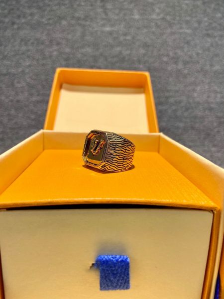 europe america style men aged gold-colour engraved v initials wood ring mp2782, Silver