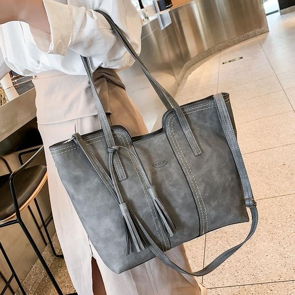 2020 luxury design women handbag fashion female bag pu leather shoulder bags ladies high capacity vintage messenger bags hot
2020 luxury design women handbag fashion female bag pu leather shoulder bags ladies high capacity vintage messenger bags hot