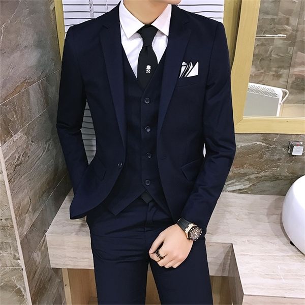 2019 groom tuxedo jacket men suit khaki grey 3 piece elegant smoking mariage menswear modern business dress formal suites c1009, White;black
2019 groom tuxedo jacket men suit khaki grey 3 piece elegant smoking mariage menswear modern business dress formal suites c1009, White;black