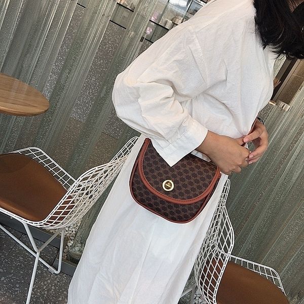 autumn and winter new 2019 wide belt semicircle small fashion personality single shoulder messenger bag saddle bagshoulder strap saddle bag
autumn and winter new 2019 wide belt semicircle small fashion personality single shoulder messenger bag saddle bagshoulder strap saddle bag