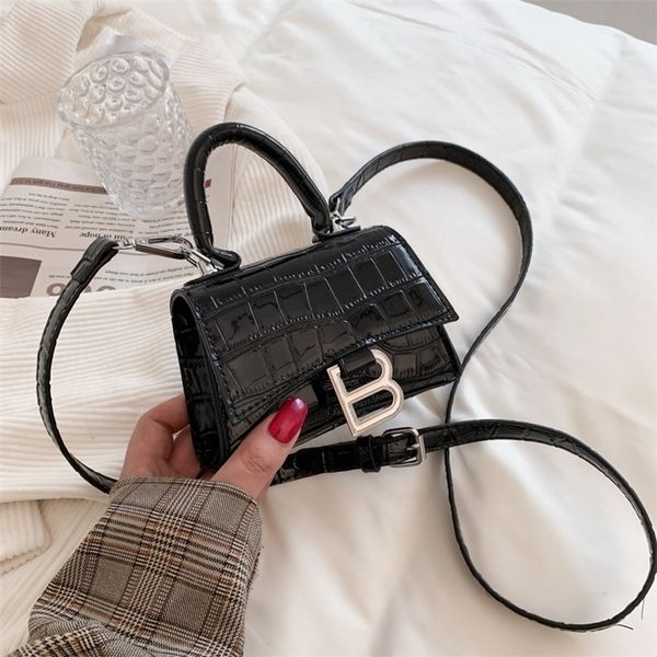 outlet sale 80% off bright leather crocodile pattern small square bag new korean fashion single shoulder women's bag messenger portable
outlet sale 80% off bright leather crocodile pattern small square bag new korean fashion single shoulder women's bag messenger portable