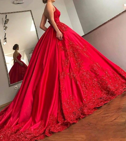 2021 gorgeous ball gown red evening dresses wear spaghetti straps keyhole gold lace appliques beads backless court train prom party gowns, Black;red
2021 gorgeous ball gown red evening dresses wear spaghetti straps keyhole gold lace appliques beads backless court train prom party gowns, Black;red