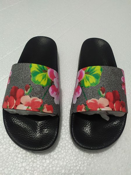 women slippers shoes slide summer fashion wide flat slippery sandals slipper flip flop size 35-45 with flower box, Black
women slippers shoes slide summer fashion wide flat slippery sandals slipper flip flop size 35-45 with flower box, Black
