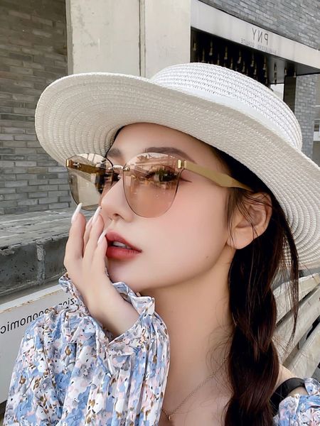 sunglasses for woman 2022 designer retro summer 9048 anti-ultraviolet driving fishing fashion random box, White;black
sunglasses for woman 2022 designer retro summer 9048 anti-ultraviolet driving fishing fashion random box, White;black