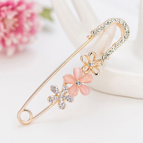 flower pendant pins crystal rhinestone brooch for women cardigan scarf buckle clips hat clothes simple lapel pin accessories
flower pendant pins crystal rhinestone brooch for women cardigan scarf buckle clips hat clothes simple lapel pin accessories