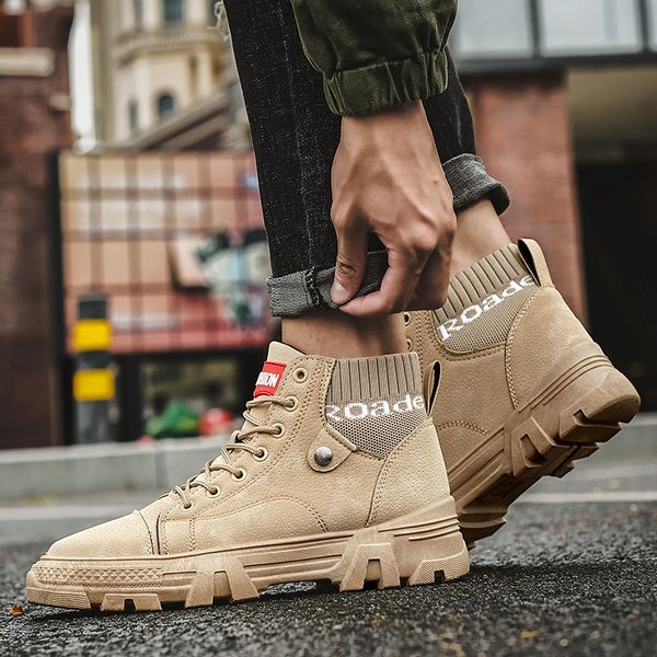 fashion bottes lightweight walking shoes for men boots tripe black white rubber soft bottom three colors mens trend trainers size 40-45
fashion bottes lightweight walking shoes for men boots tripe black white rubber soft bottom three colors mens trend trainers size 40-45