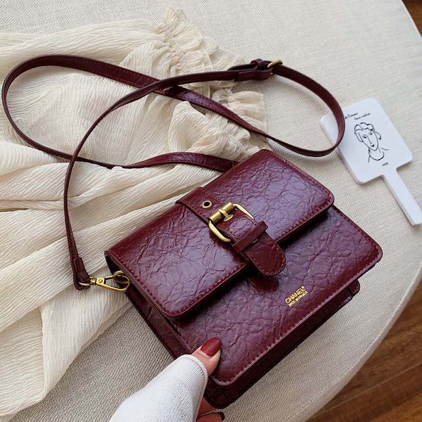 fashion autumn winter women's handbags and clutch designer simple shoulder crossbody bag solid color chic small square package
fashion autumn winter women's handbags and clutch designer simple shoulder crossbody bag solid color chic small square package