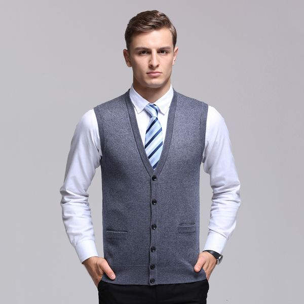 2020 winter thickened cardigan shoulder solid color true pocket middle aged and old men's sleeveless sweater 7852, Black;white
2020 winter thickened cardigan shoulder solid color true pocket middle aged and old men's sleeveless sweater 7852, Black;white