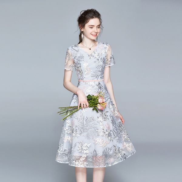 2021 new luxury runway designer party women v-neck spring and summer lace embroidery long es bzhs, Black;gray
2021 new luxury runway designer party women v-neck spring and summer lace embroidery long es bzhs, Black;gray