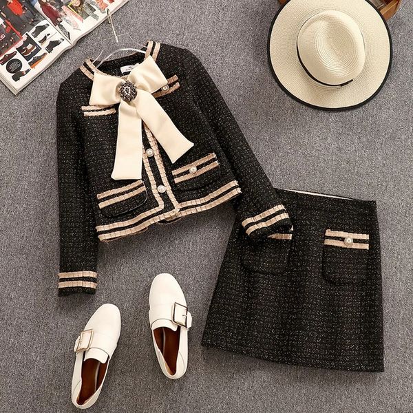 autumn winter wool suits women two piece set beading big bowknot tweed short jacket coat + high waist mini pocket skirt, White
autumn winter wool suits women two piece set beading big bowknot tweed short jacket coat + high waist mini pocket skirt, White
