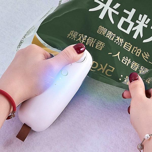 portable heating sealer plastic bag sealing machine handheld usb charging vacuum sealing machine
portable heating sealer plastic bag sealing machine handheld usb charging vacuum sealing machine
