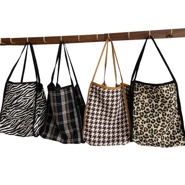 cross body fashion leopard print women shoulder bags retro handbags large capacity female bag vintage casual ladies girls tote
cross body fashion leopard print women shoulder bags retro handbags large capacity female bag vintage casual ladies girls tote
