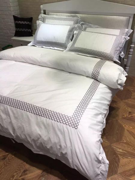 4pcs 100% cotton l bedding set king size bed linen white luxury embroidery duvet covers double bed sheets silver grey
4pcs 100% cotton l bedding set king size bed linen white luxury embroidery duvet covers double bed sheets silver grey