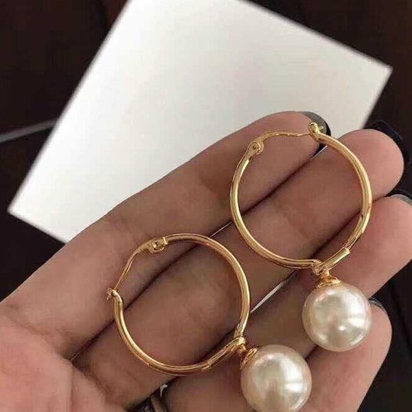 hoop & huggie 2021 designer golden stainless steel women pearl earrings fashion luxury jewelry japan korea wholesale high quality, Golden;silver
hoop & huggie 2021 designer golden stainless steel women pearl earrings fashion luxury jewelry japan korea wholesale high quality, Golden;silver