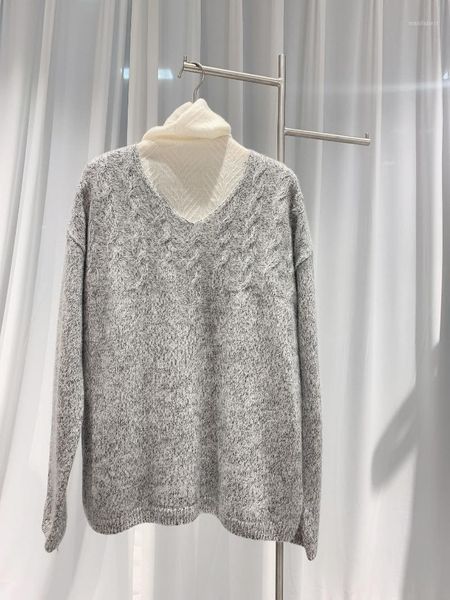 2020 new ladies fashion long sleeve casual v-neck cashmere sweater 11021, White;black
2020 new ladies fashion long sleeve casual v-neck cashmere sweater 11021, White;black