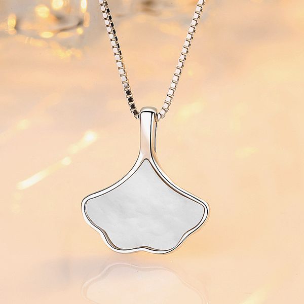 s925 silver white mother-of-pearl simple design temperament shell necklace female clavicle chain jewelry
s925 silver white mother-of-pearl simple design temperament shell necklace female clavicle chain jewelry