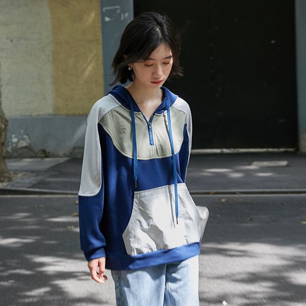 autumn 2020 new korean version of student design sense splicing color contrast loose long sleeve coat sweater hooded sweater coat for women, Black
autumn 2020 new korean version of student design sense splicing color contrast loose long sleeve coat sweater hooded sweater coat for women, Black
