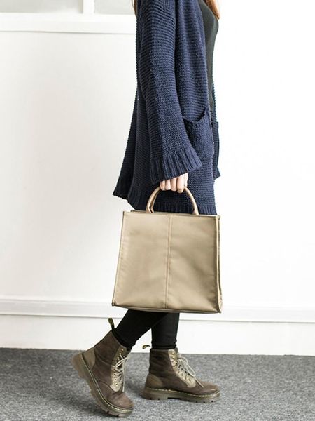 korean version of the shoulder slung file bag temperament fashion business hand portable briefcase female commuter bag student
korean version of the shoulder slung file bag temperament fashion business hand portable briefcase female commuter bag student