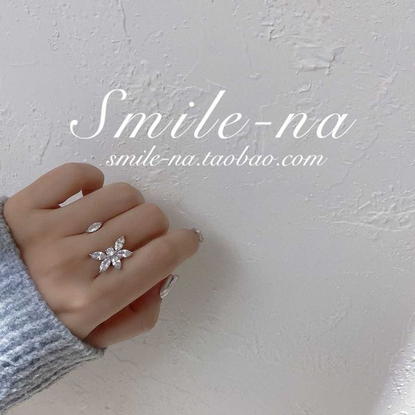 925 pure silver zircon diamond female mouth bee flower index finger ring ins net red light luxury niche fashion personality
925 pure silver zircon diamond female mouth bee flower index finger ring ins net red light luxury niche fashion personality