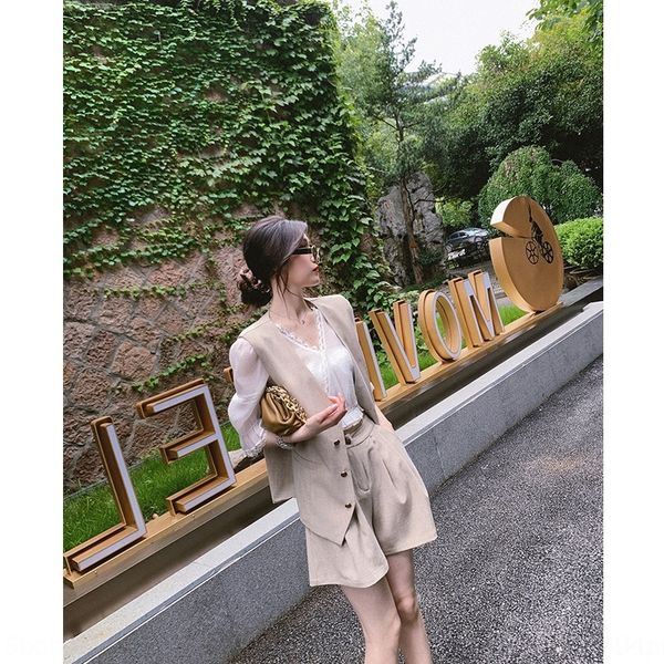 dpjgd vest sweet lady flared sleeve shirt commuting shirtshorts casual straight tube suit and shorts three piece set new vest shirtin early, Gray
dpjgd vest sweet lady flared sleeve shirt commuting shirtshorts casual straight tube suit and shorts three piece set new vest shirtin early, Gray