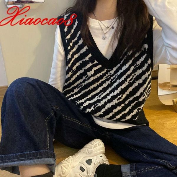 new 2021 spring women zebra pattern knit vest plus size v neck short sleeveless sweater waistcoat fashion female fall vests1, Black;white
new 2021 spring women zebra pattern knit vest plus size v neck short sleeveless sweater waistcoat fashion female fall vests1, Black;white