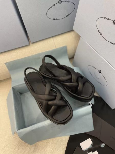women fashion classic premium brand sandals thick soled cross laces comfortable fashion simple and generous size:35-40, Black
women fashion classic premium brand sandals thick soled cross laces comfortable fashion simple and generous size:35-40, Black