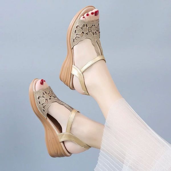 woman sandals 2020 summer shoes women wedges t strap sandal bling sandalias mujer cut-outs dress shoes female gold black 8283n #fn9g
woman sandals 2020 summer shoes women wedges t strap sandal bling sandalias mujer cut-outs dress shoes female gold black 8283n #fn9g
